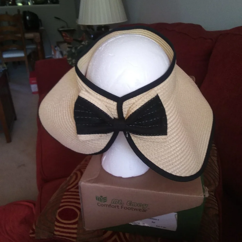 Cappelli wool designer  hat w satin/ flower+ free - Picture 11 of 12